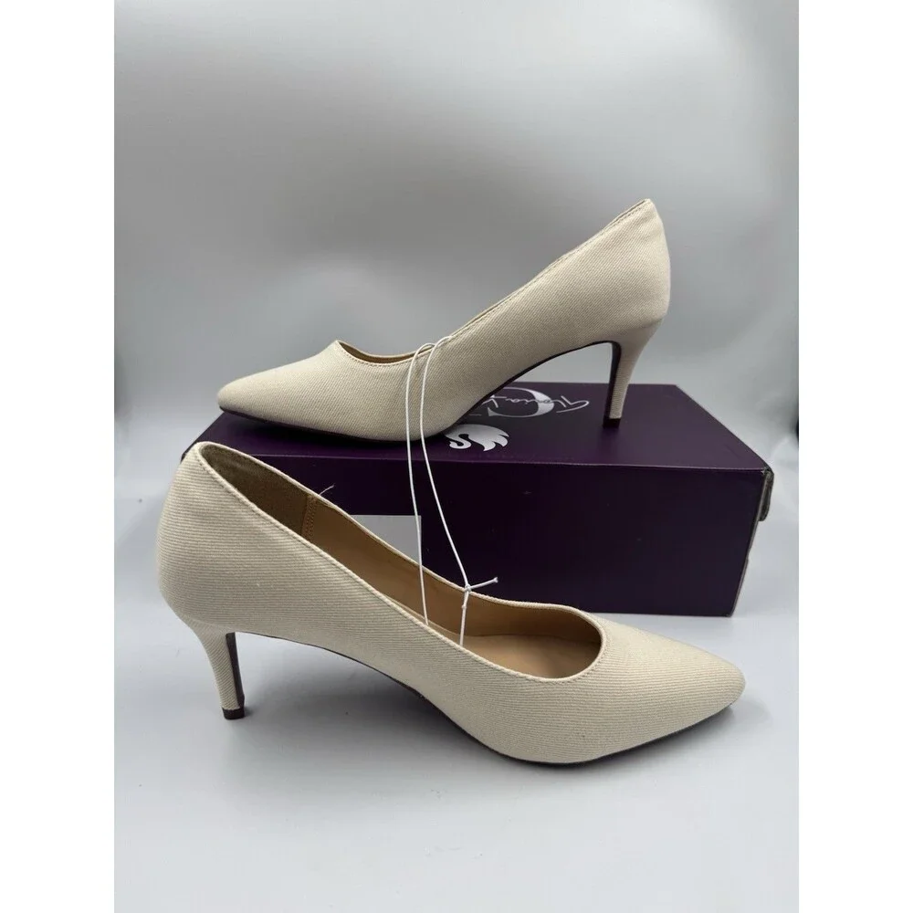 New Gloria Vanderbilt Women's Marilyn Pumps White Closed Toe Heels Sz 9 Shoes